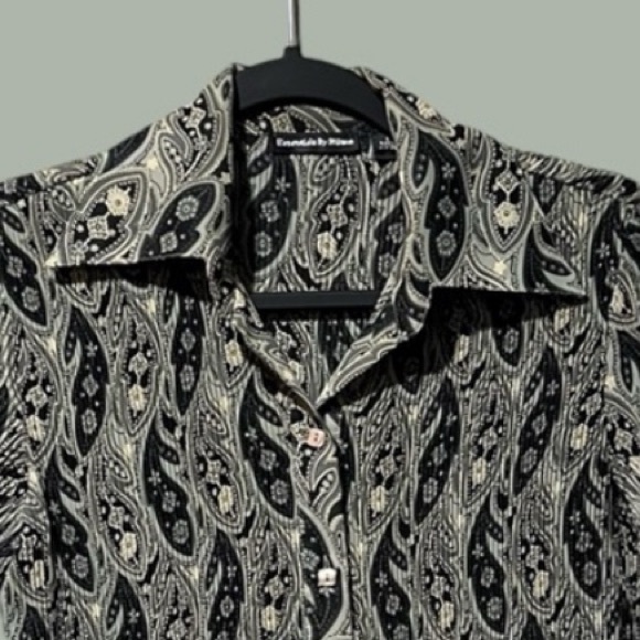 Essentials by Milano Black & Green Tones Leaf/Floral Print l/s Top sz S - Picture 3 of 15